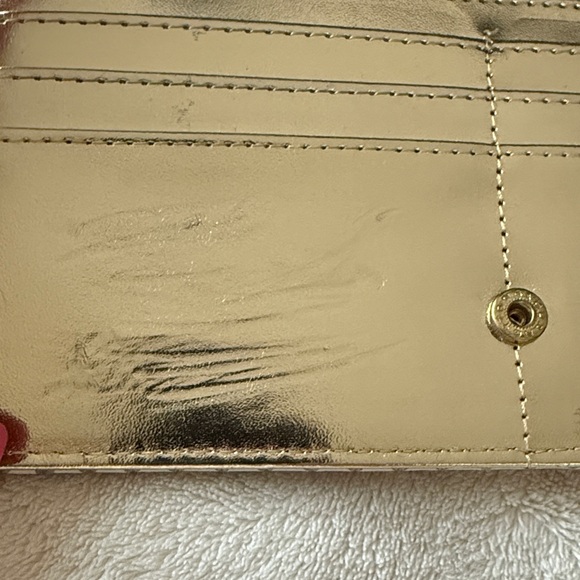 Betsey Johnson Black Heart Wallet with Gold and black Bow - Picture 6 of 6